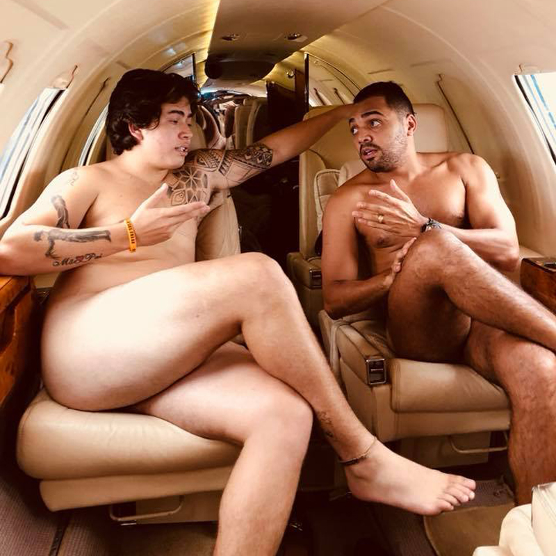 Whindersson Nunes posta nudes com o humorista Tirulipa