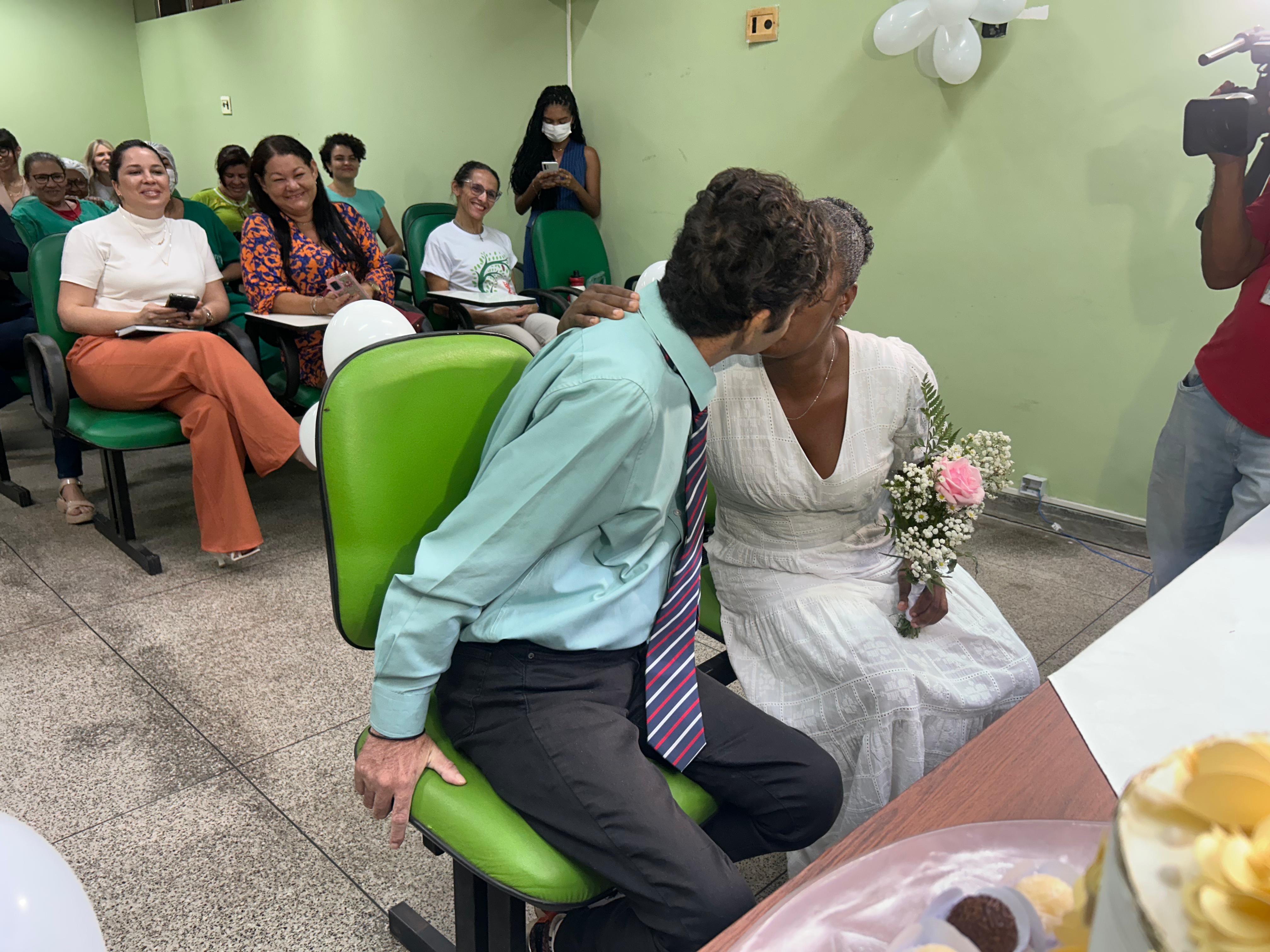 Casamento de paciente no HUT